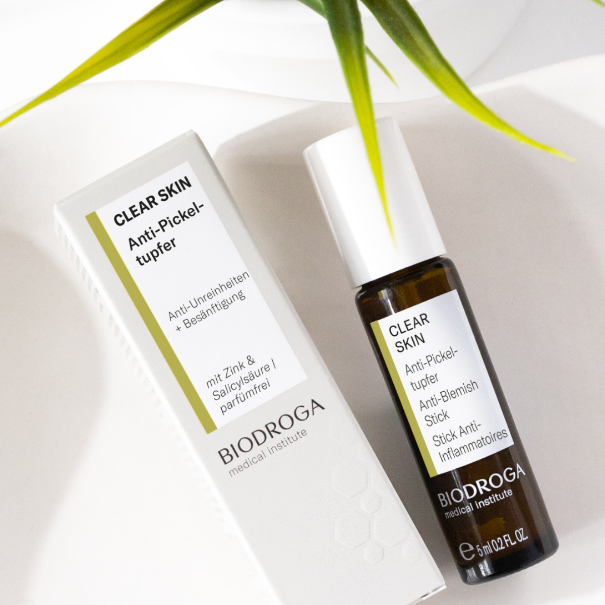 Grafisches Gestaltungselement BIODROGA Clear Skin Anti-Pickeltupfer