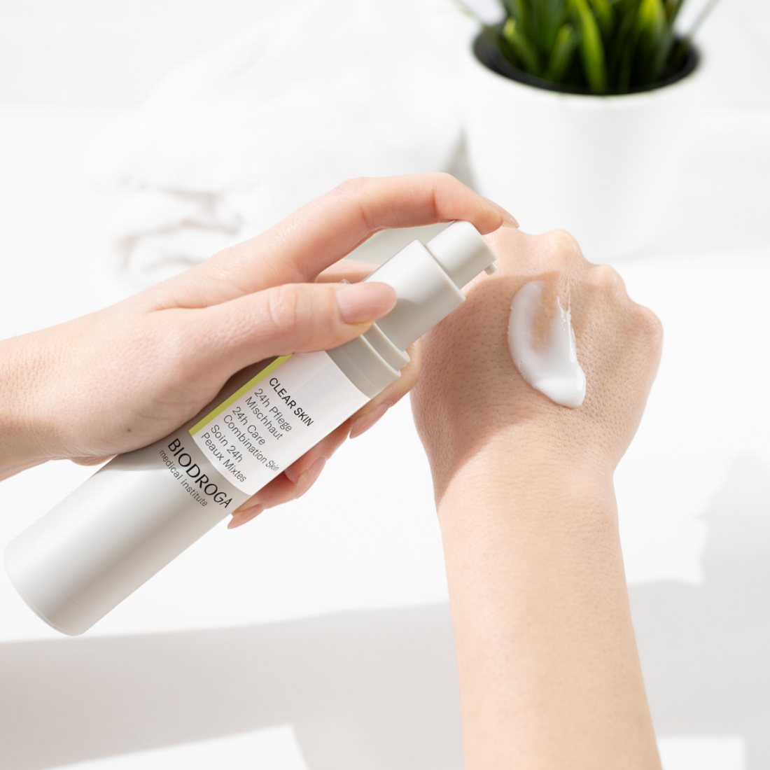 Grafisches Gestaltungselement BIODROGA Clear Skin 24h Pflege Mischhaut