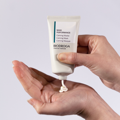Grafisches Gestaltungselement BIODROGA Mask Performance Calming Mask